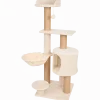 Kattenboom met krabpalen