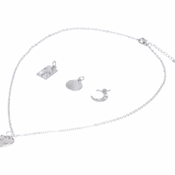 Ketting met verwisselbare hangers