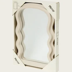 Spiegel met golvende lijst