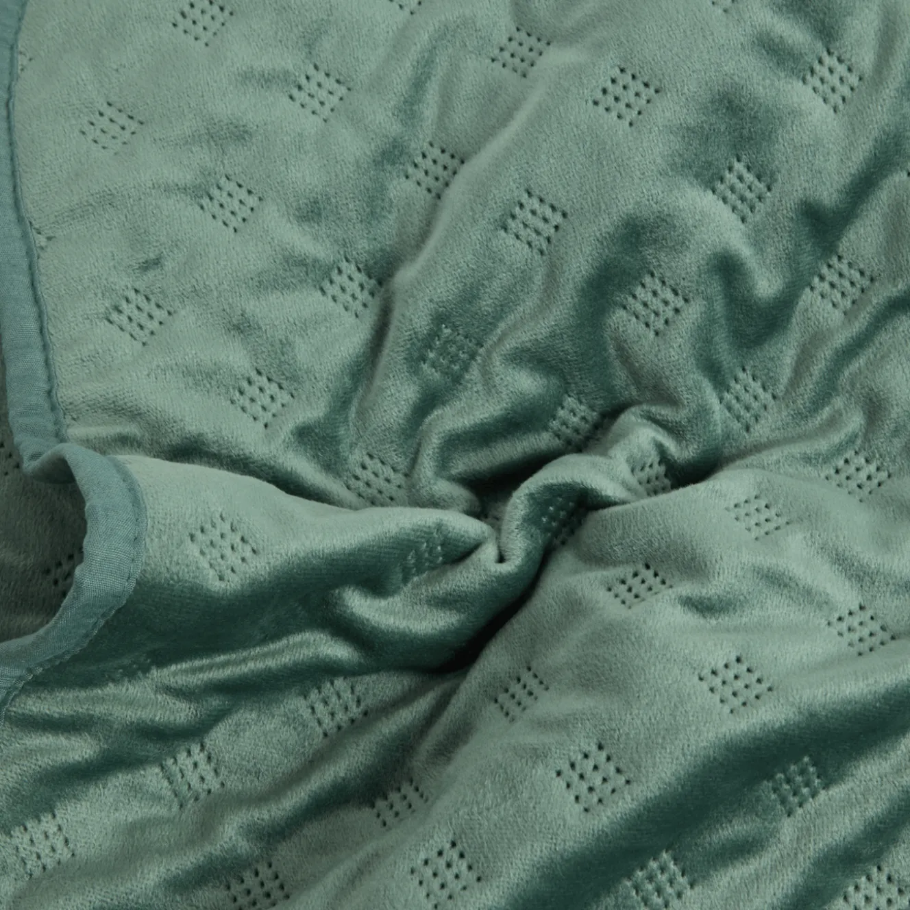 Studio Home velvet bedsprei